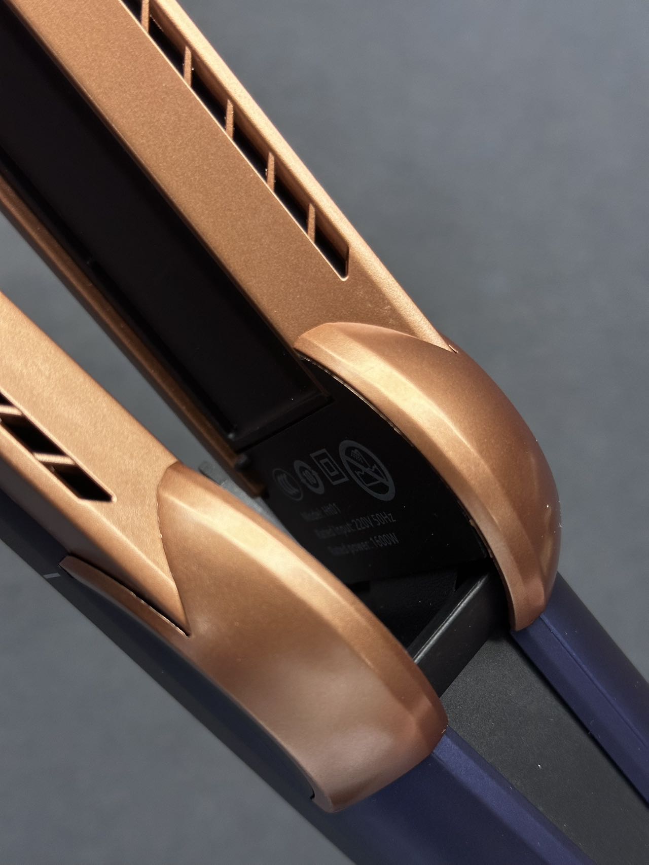 HT01 Airstrait Straightener