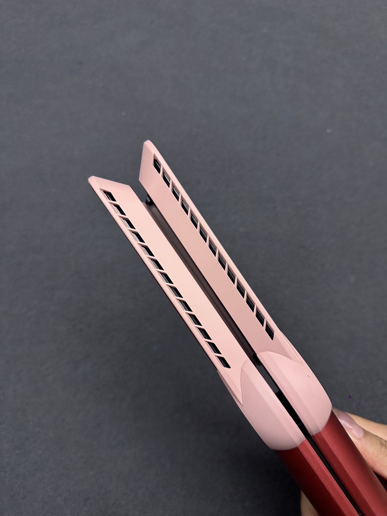 HT01 Airstrait Straightener