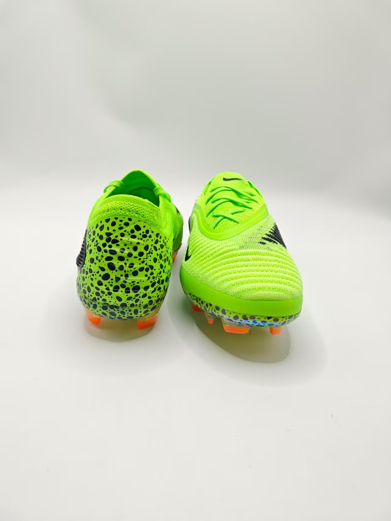 Nike Phantom GX III Low-Top Double-Layer Waterproof Fish Thread Full Knit FG Soccer Cleats