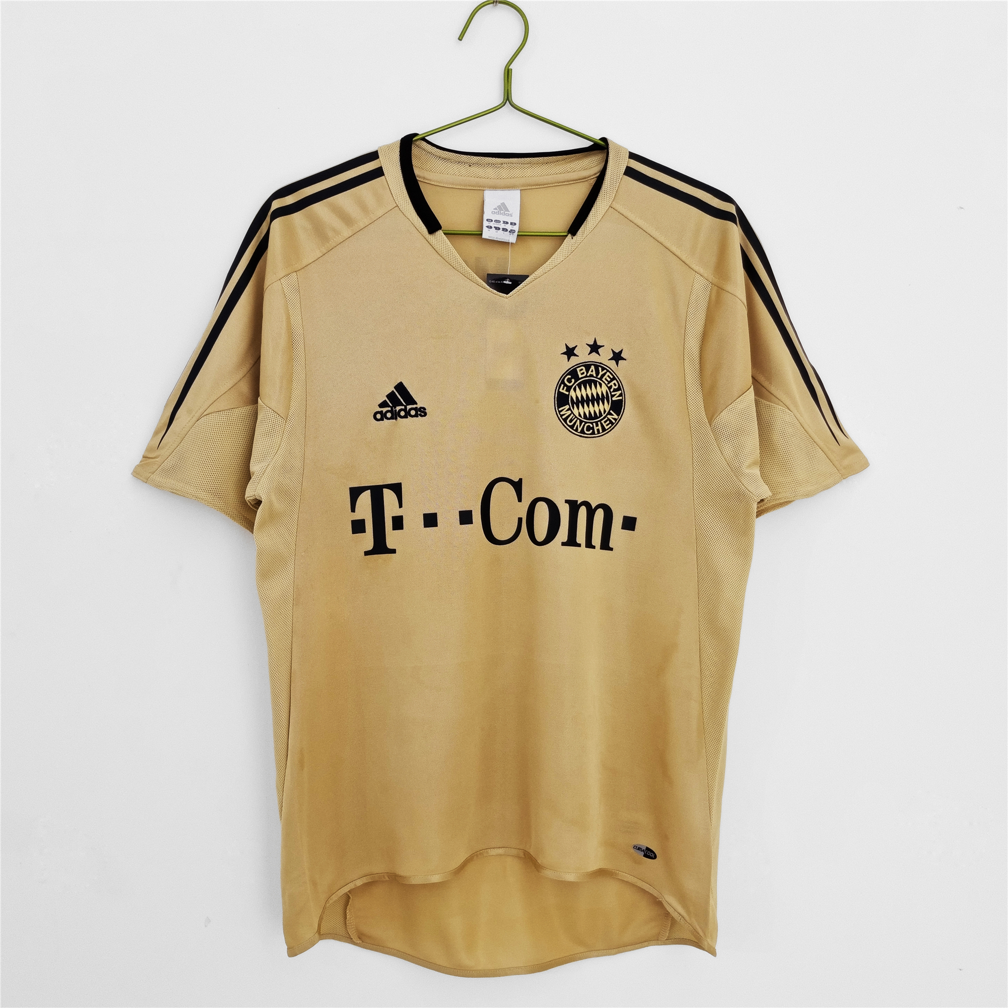 Bayern Munich Away Retro Jersey 2004/05