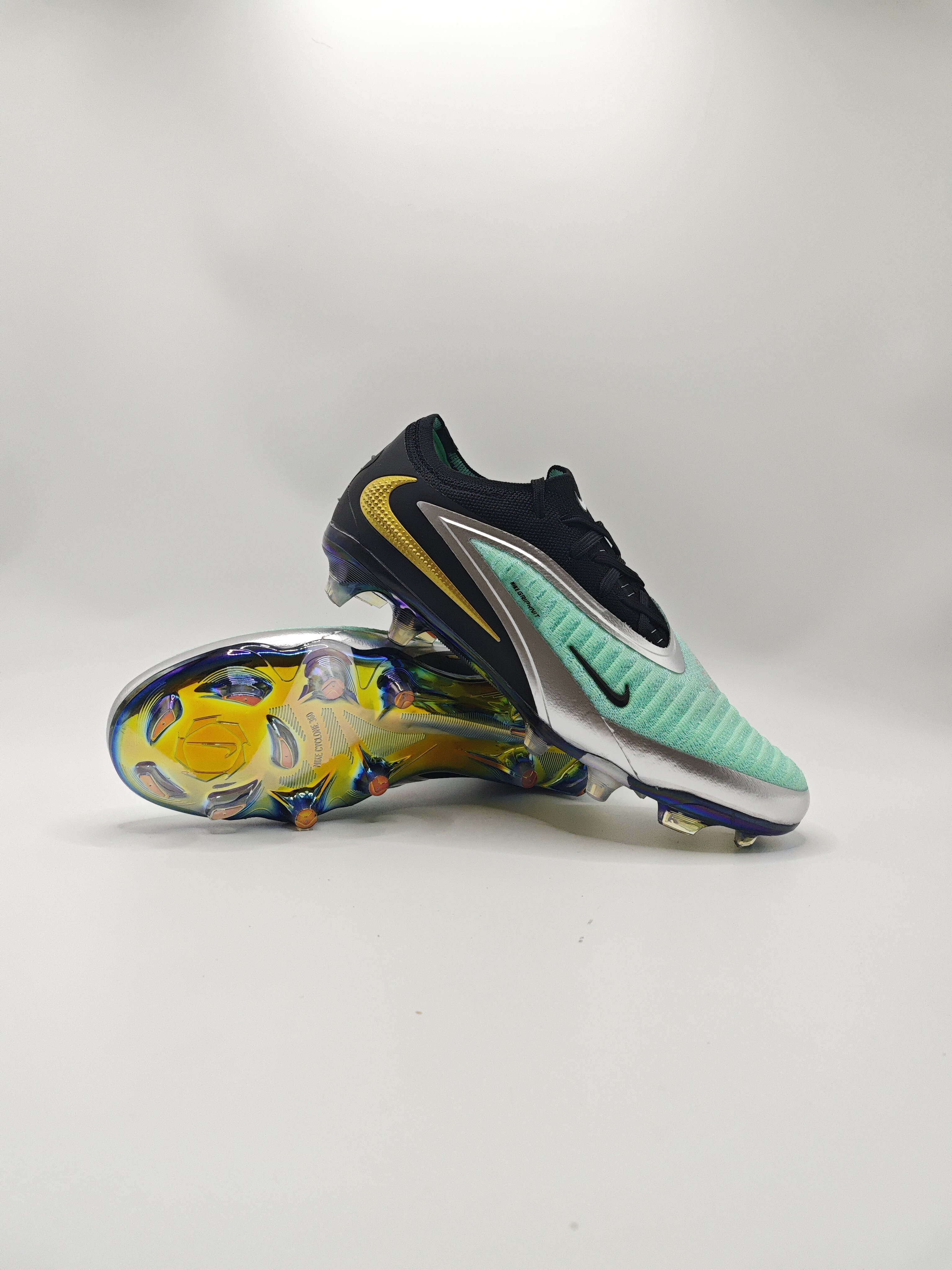 Nike Phantom GX III Low-Top Double-Layer Waterproof Fish Thread Full Knit FG Soccer Cleats