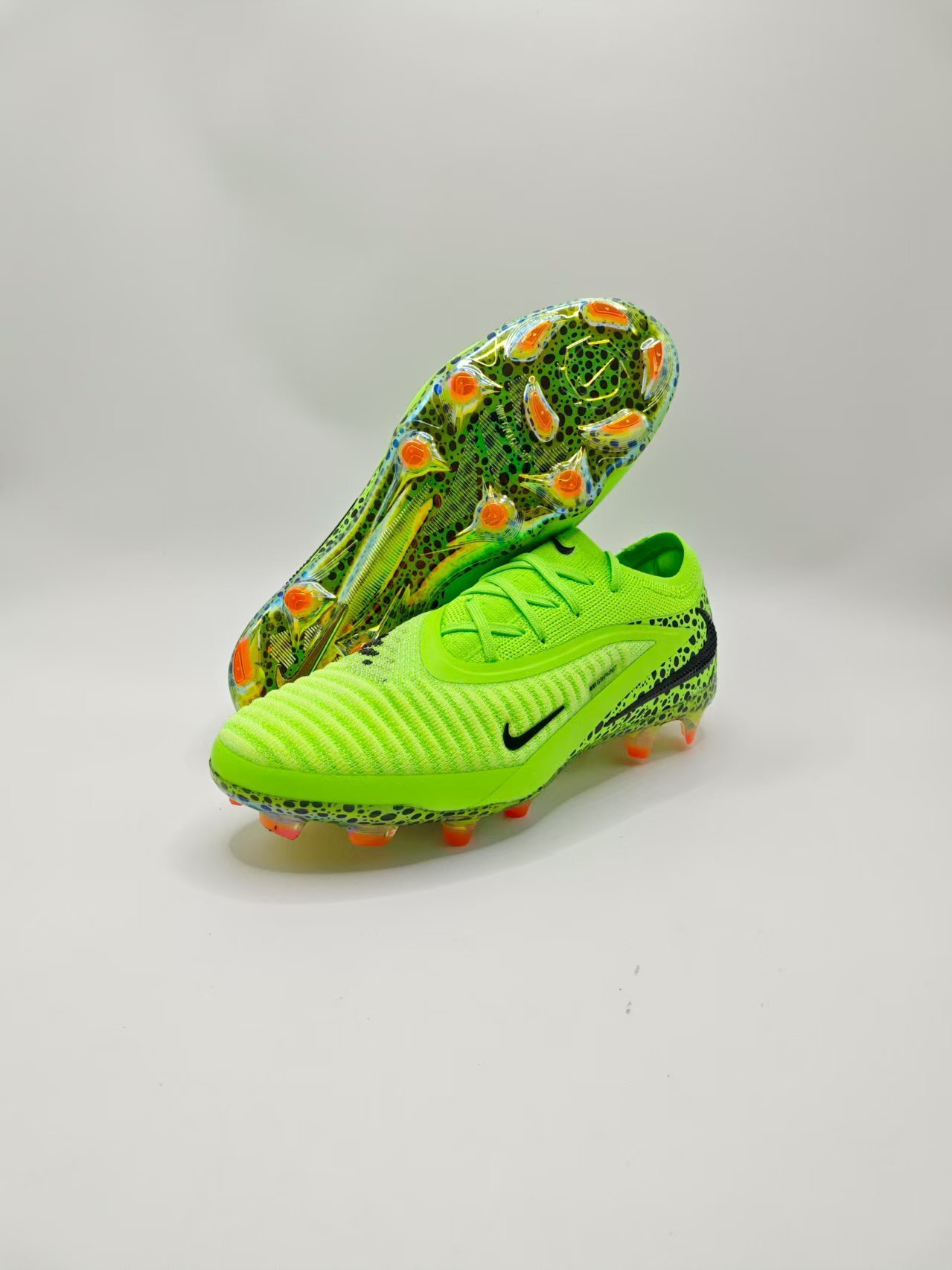 Nike Phantom GX III Low-Top Double-Layer Waterproof Fish Thread Full Knit FG Soccer Cleats