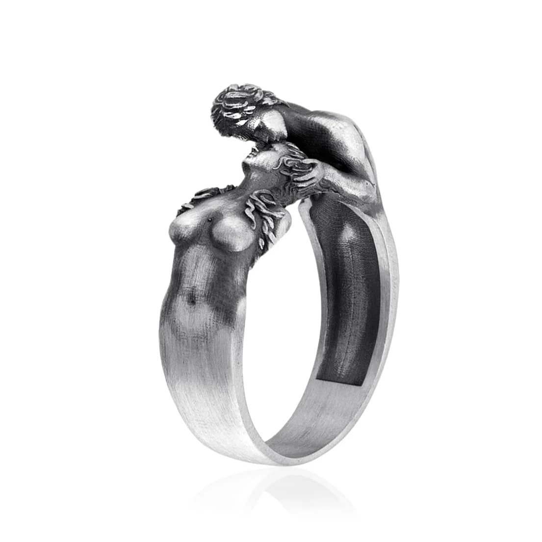 The Kiss of Unity Ring