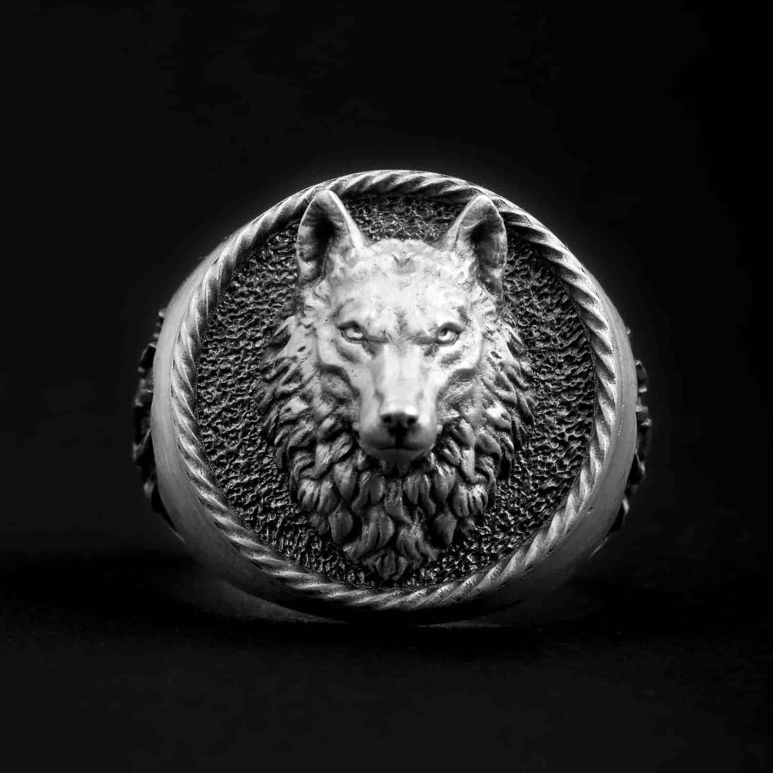 Wolf Head Ring