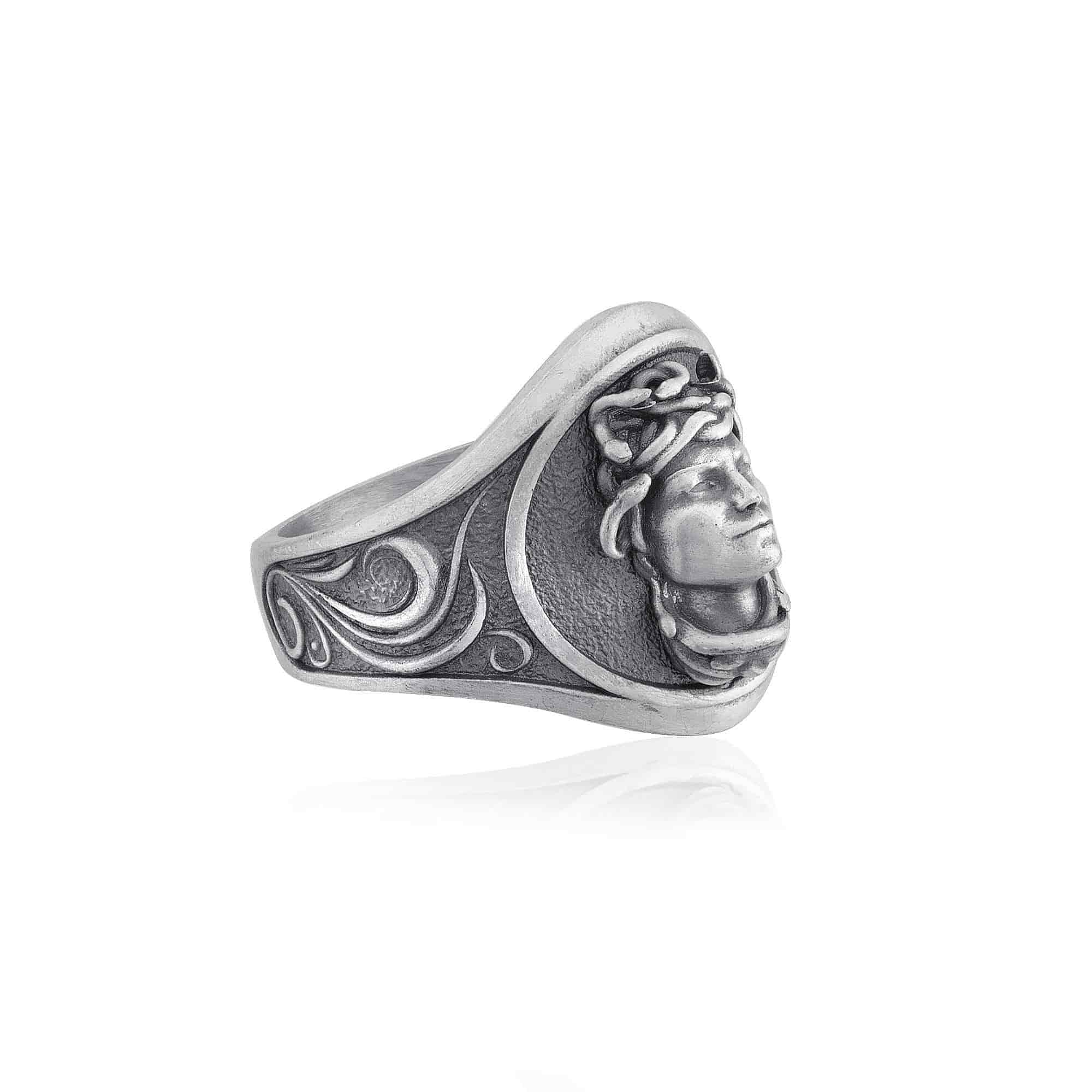Charming Medusa Ring