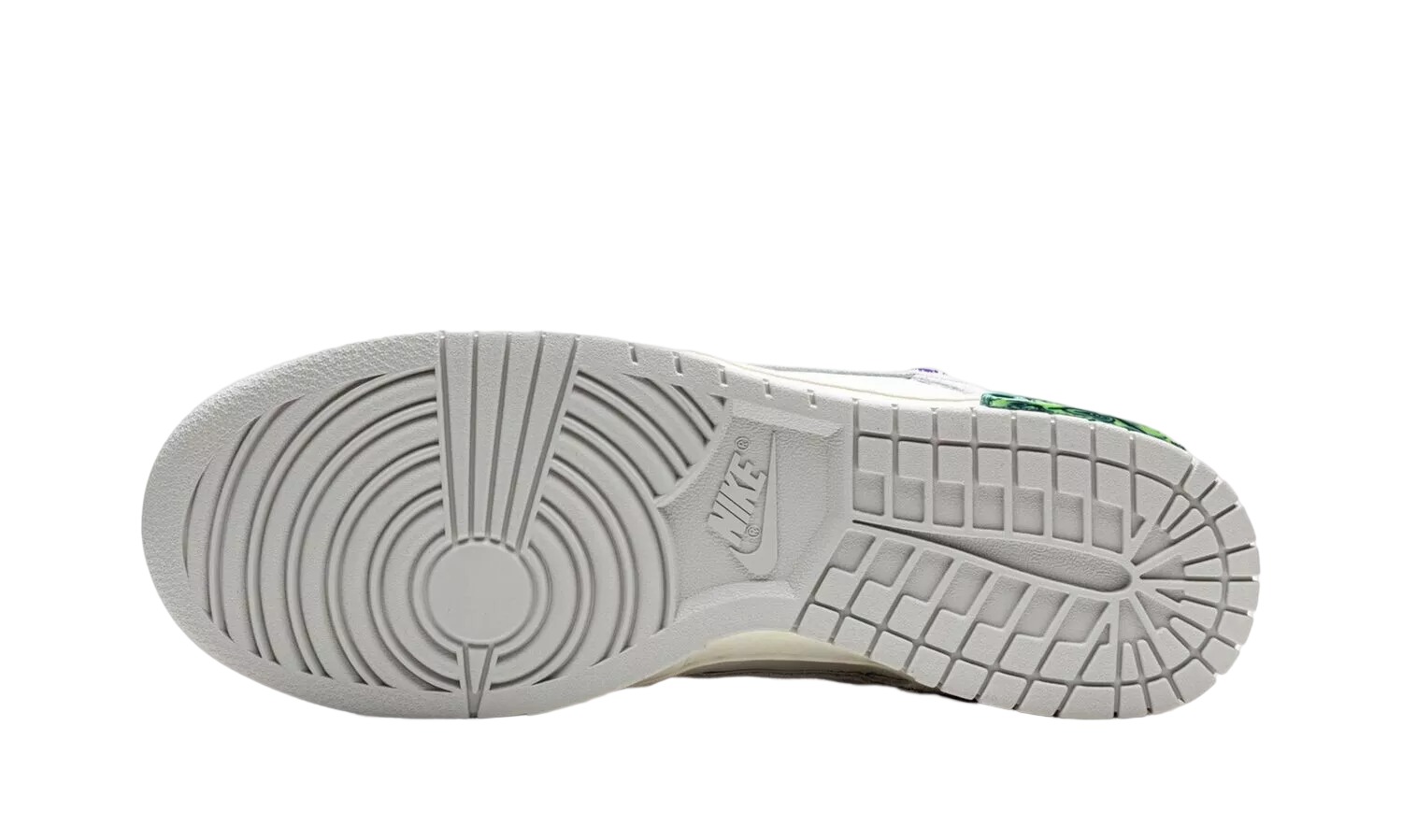 NIKE DUNK LOW THE LOT 15 50