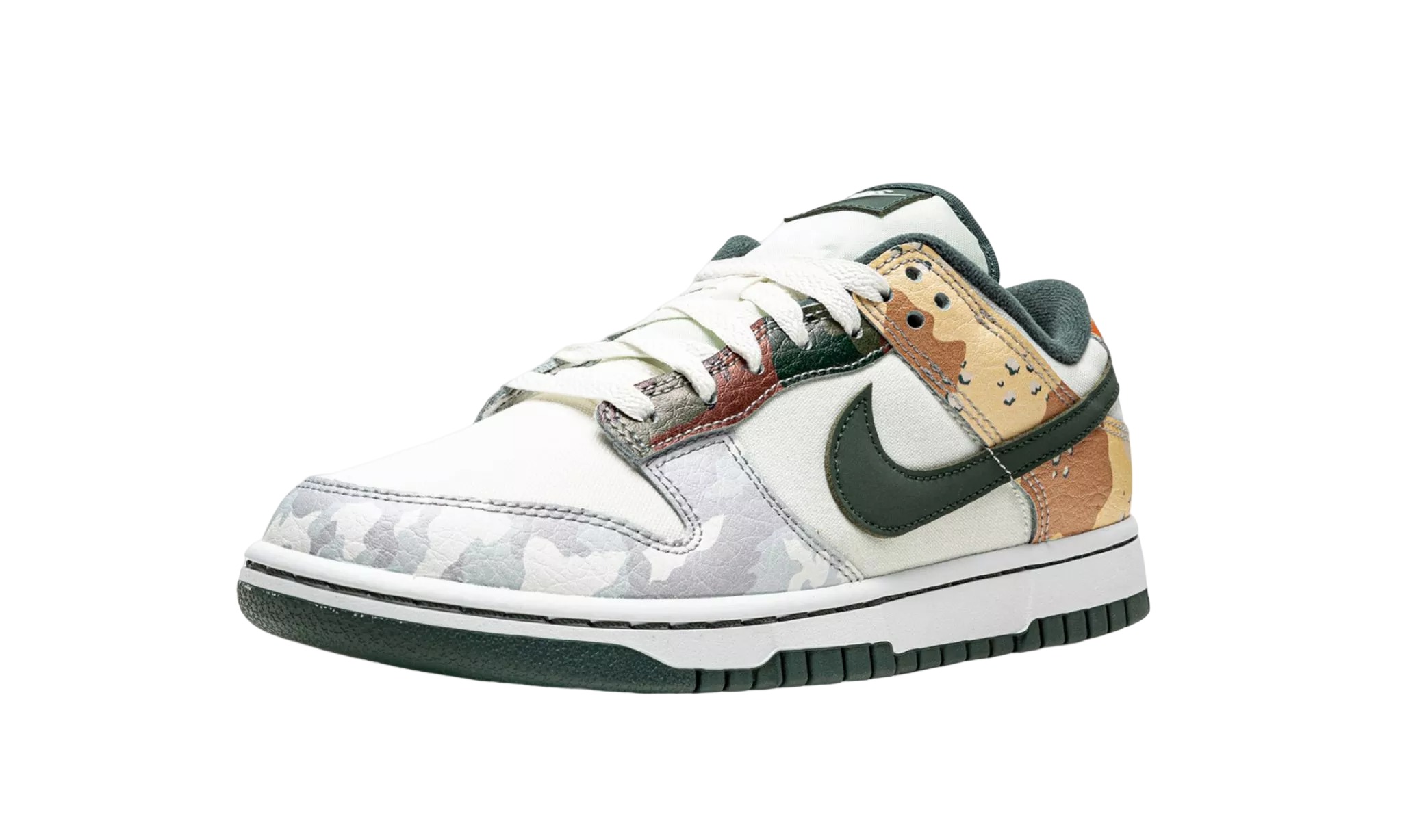 NIKE DUNK LOW SE MULTI CAMO SNEAKERS