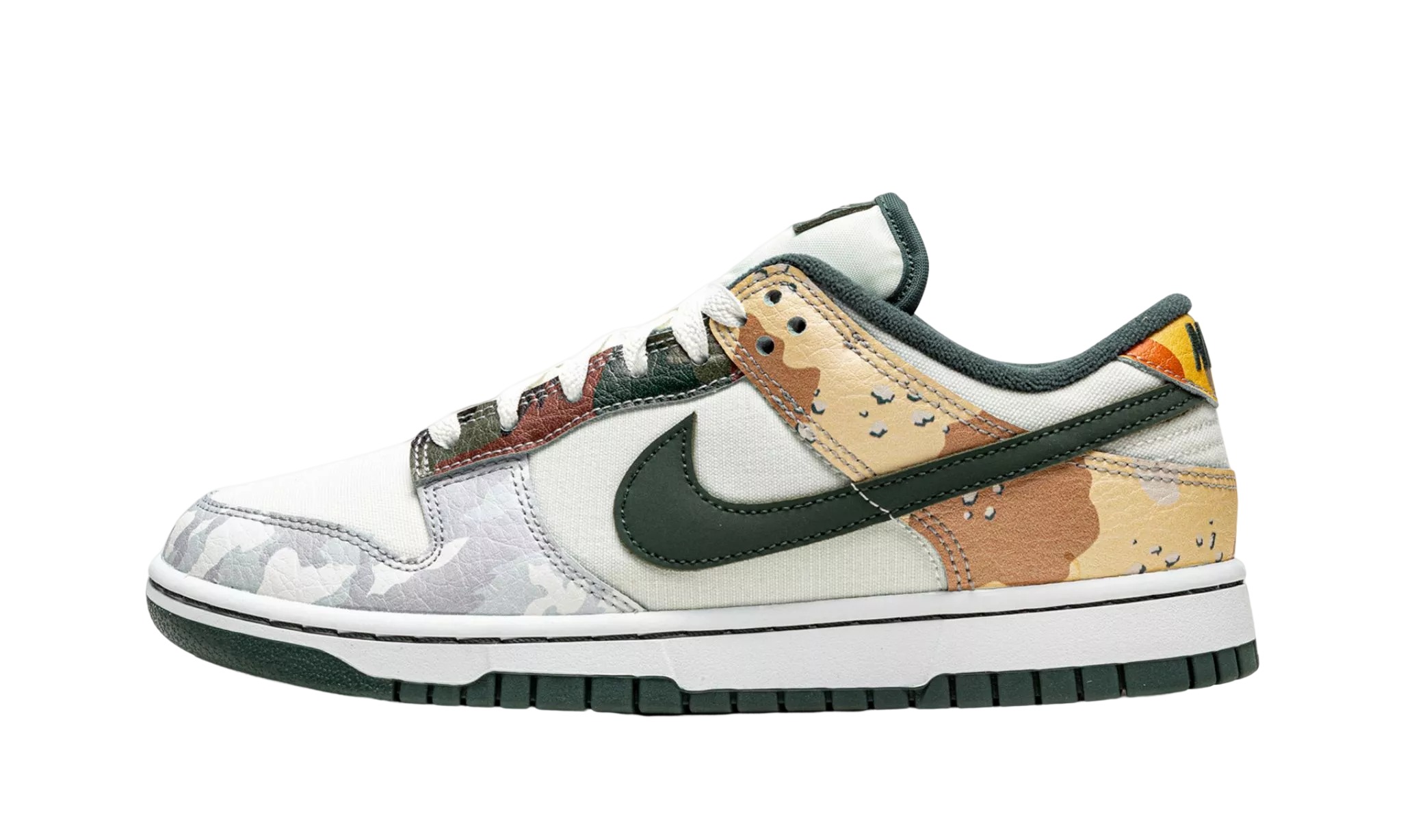 NIKE DUNK LOW SE MULTI CAMO SNEAKERS