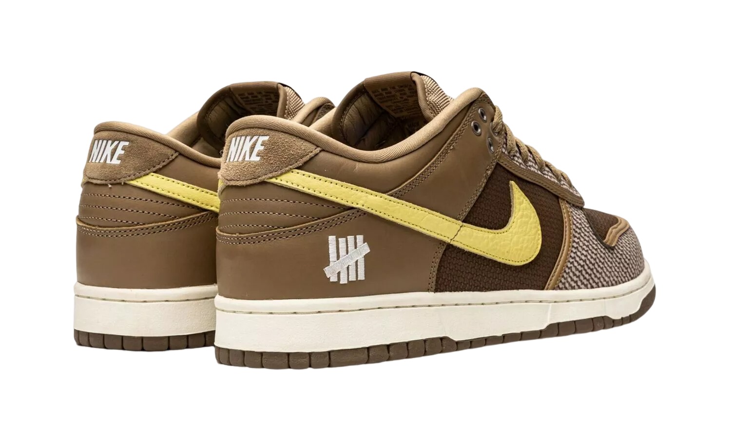 NIKE DUNK LOW SP Undefeated Canteen