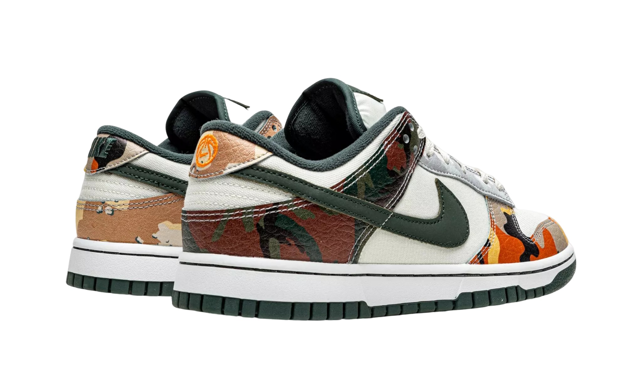 NIKE DUNK LOW SE MULTI CAMO SNEAKERS
