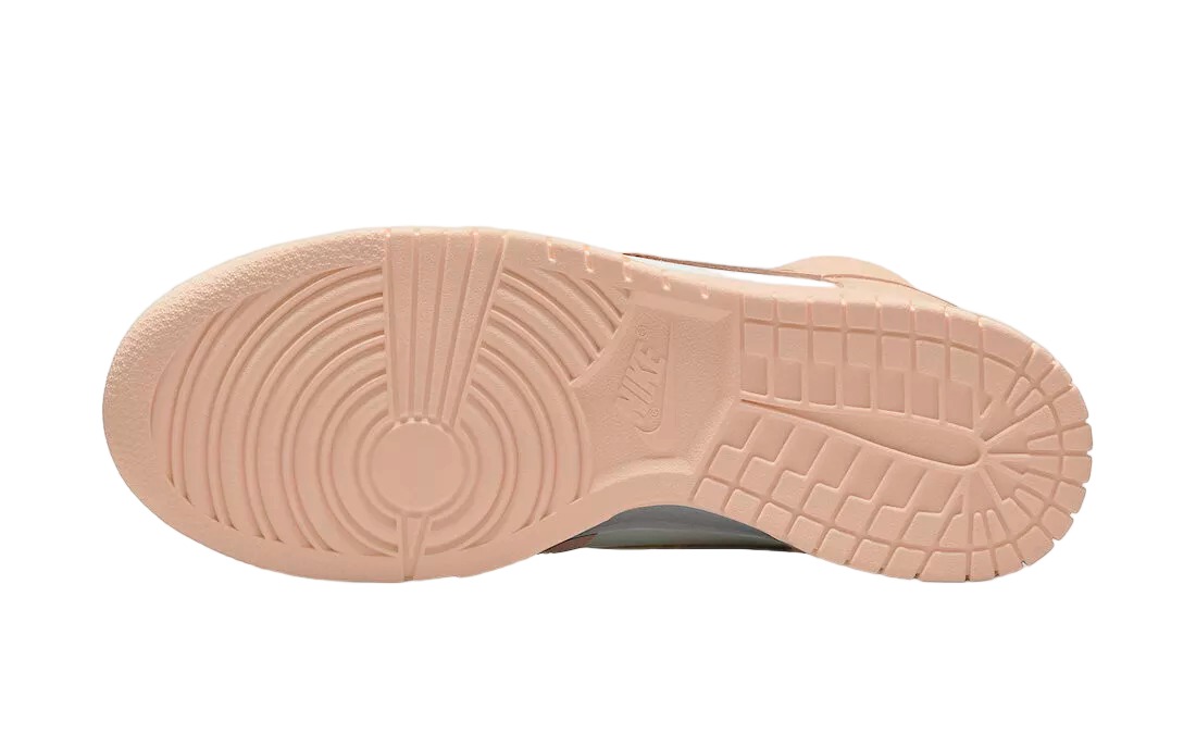 Nike Dunk High WMNS Crimson Tint