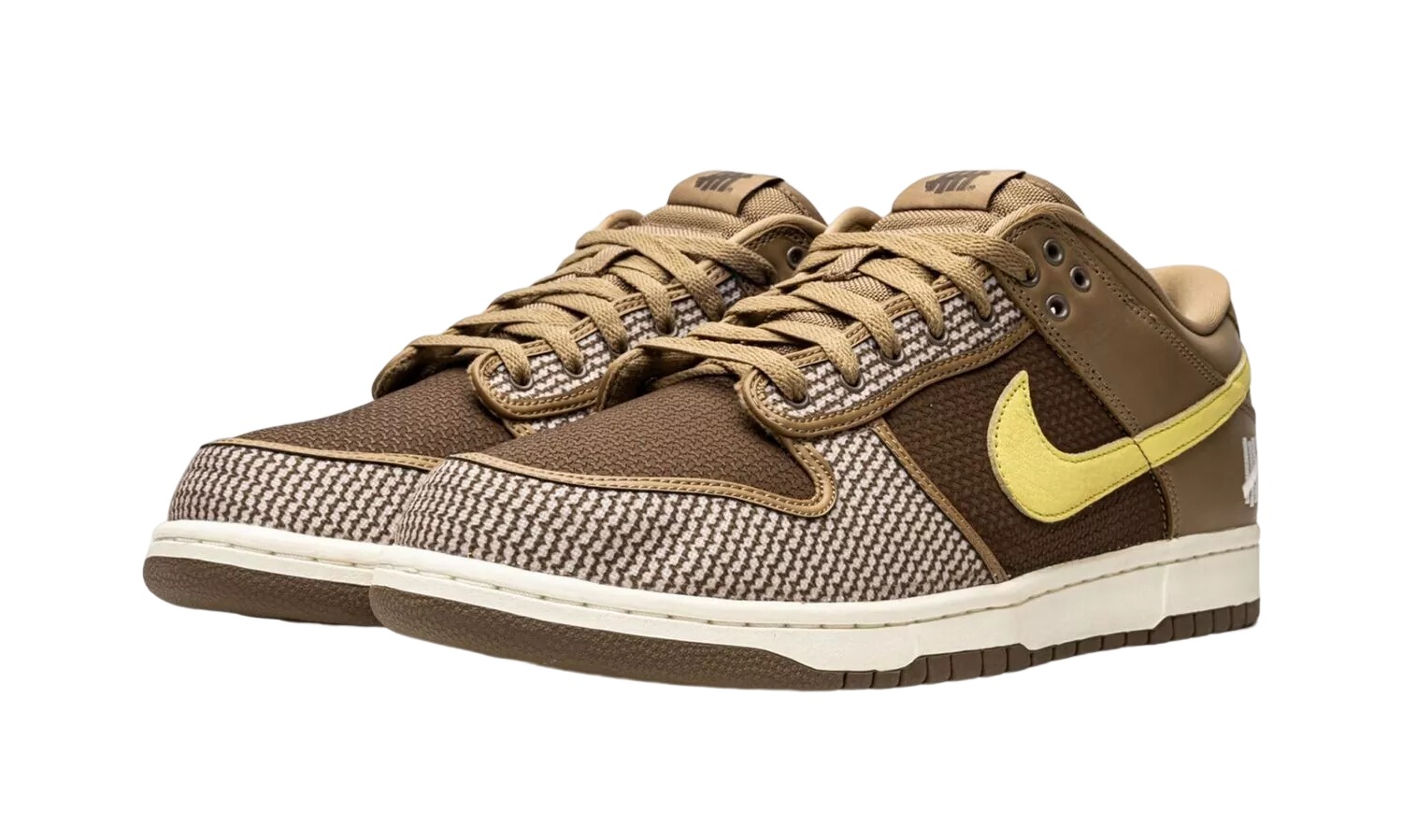 NIKE DUNK LOW SP Undefeated Canteen