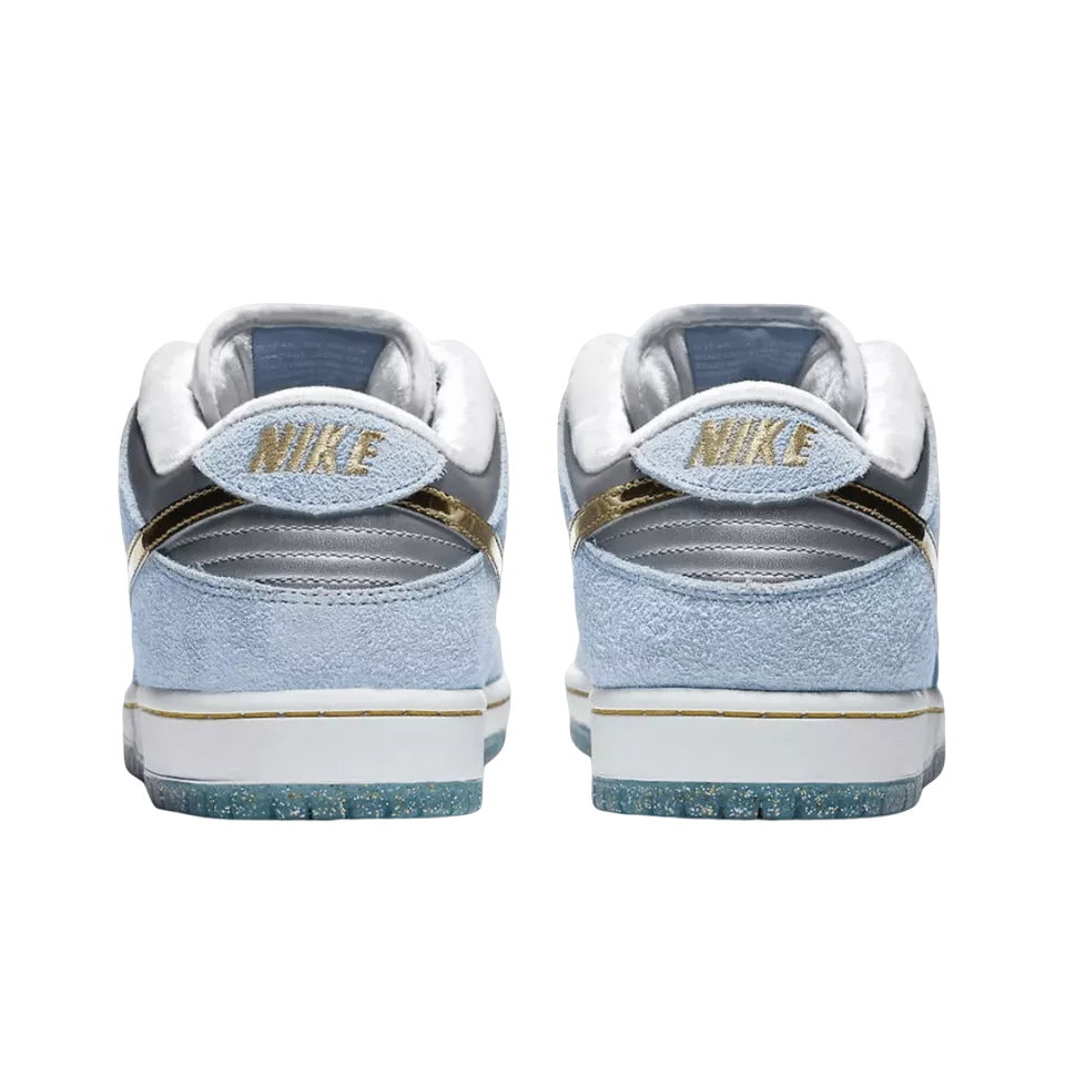 NIKE SB DUNK LOW Sean Cliver  Holiday Special