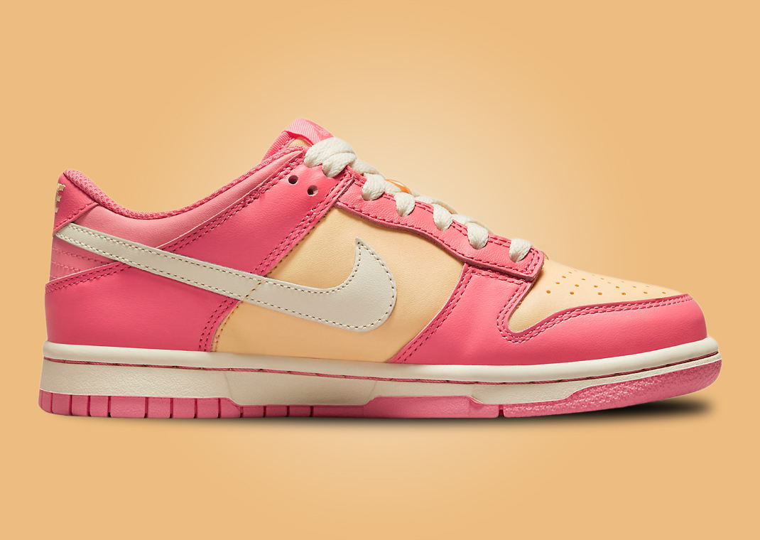 Nike Dunk Low Strawberry Peach