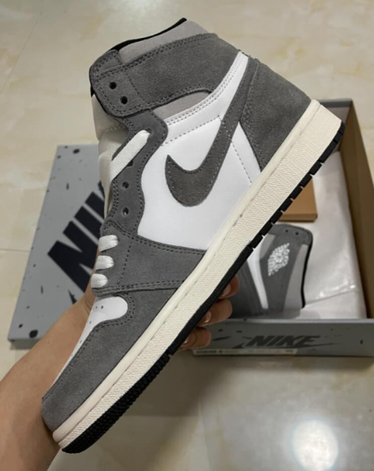 Air Jordan 1 Retro High OG Washed Black