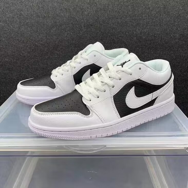 Jordan 1 Low Panda