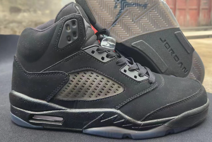 Jordan 5 Black Cat