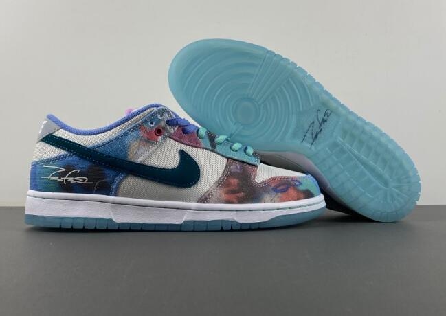 Futura Laboratories x Nike SB Dunk Low FL