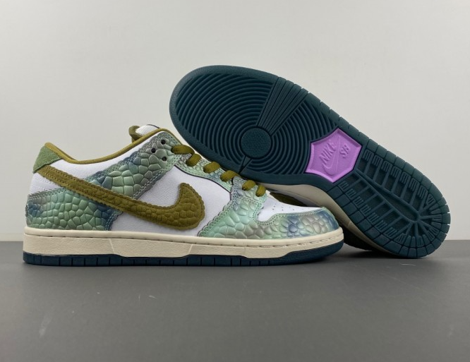 Alexis Sablone x Dunk Low SB Chameleon