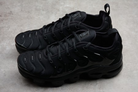 Nike Air VaporMax Plus Triple Black
