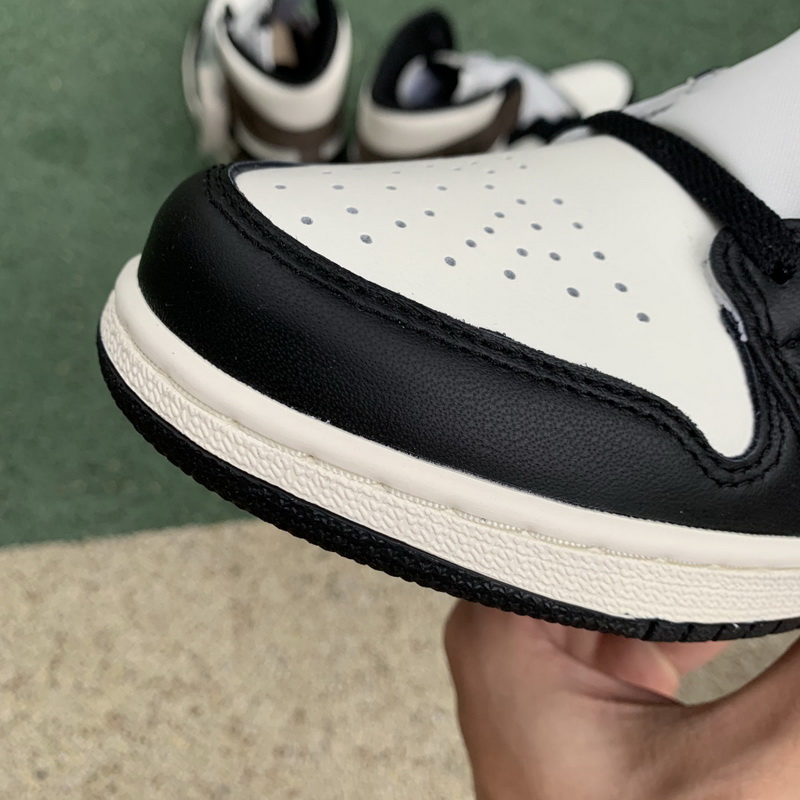 Air Jordan 1 High OG “Dark Mocha” GS