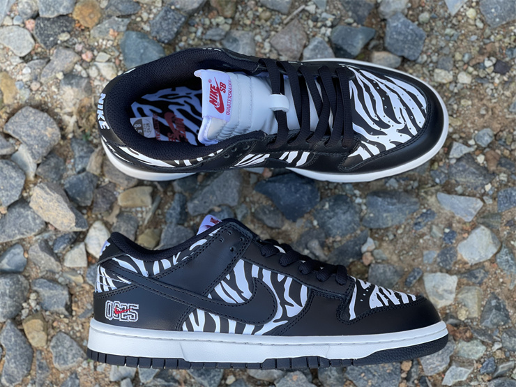 Nike SB Dunk Low Zebra