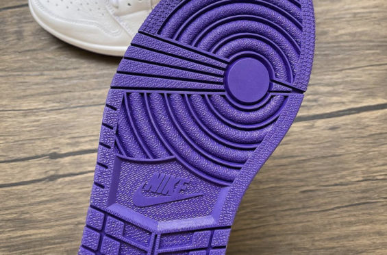 Air Jordan 1 High OG WMNS Court Purple