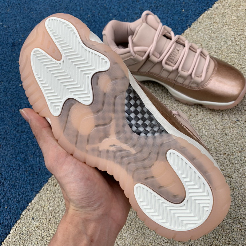 Air Jordan 11 Low GS “Rose Gold”