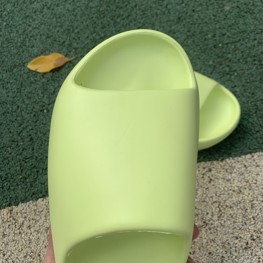Yeezy Slide Resin GX6138