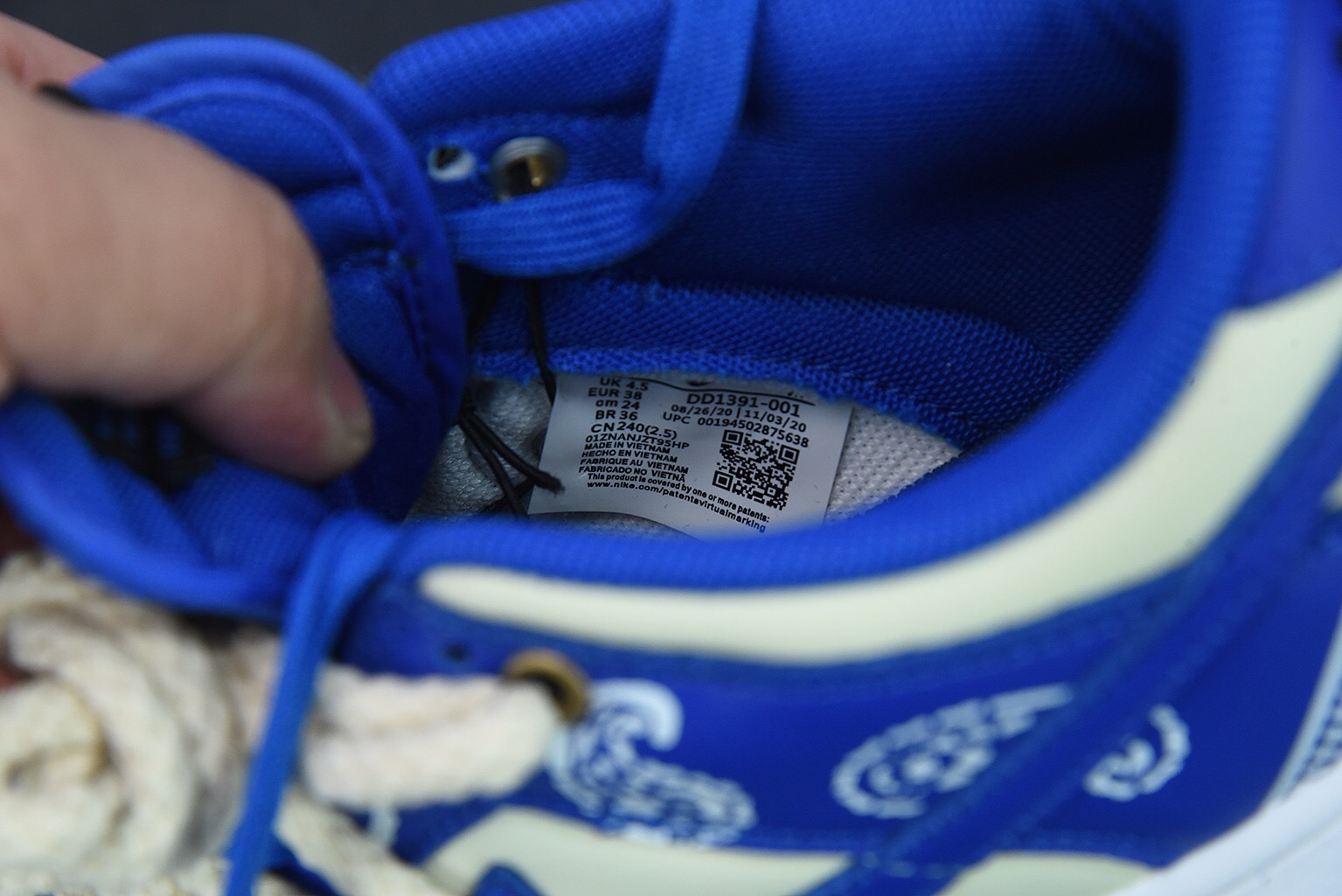 Nike SB Dunk Low Lot Red/White Paisleye