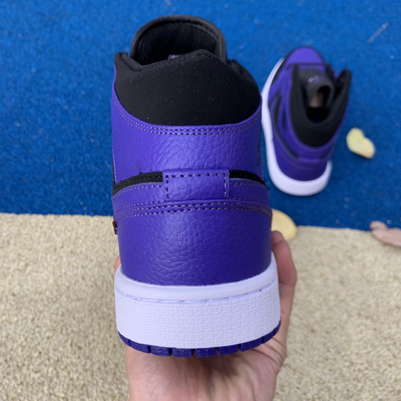 Jordan 1 Mid Shoes090