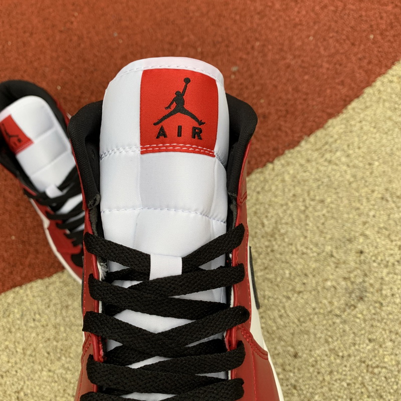 Jordan 1 Mid Chicago Toe