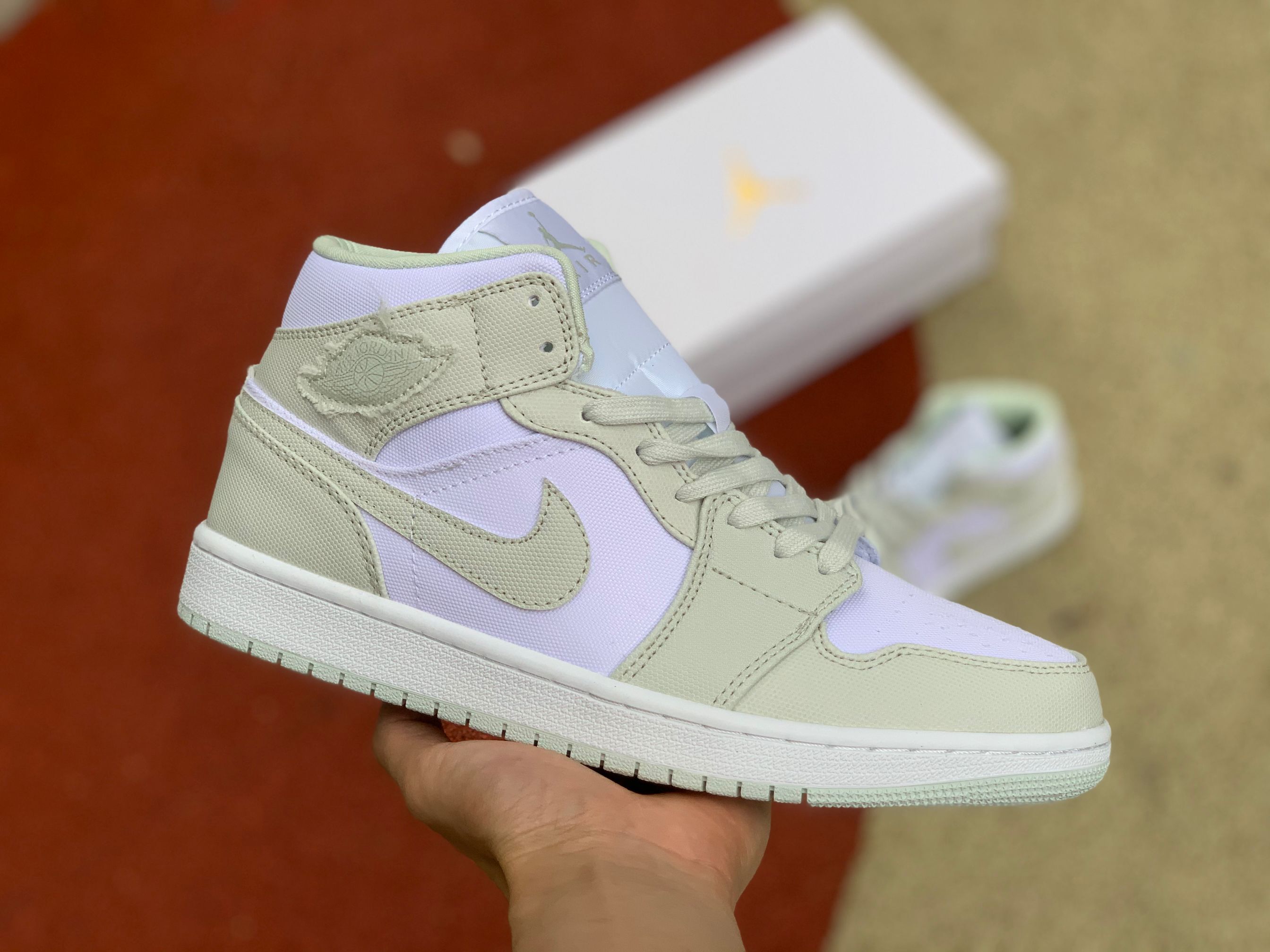 Air Jordan 1 Mid Spruce White