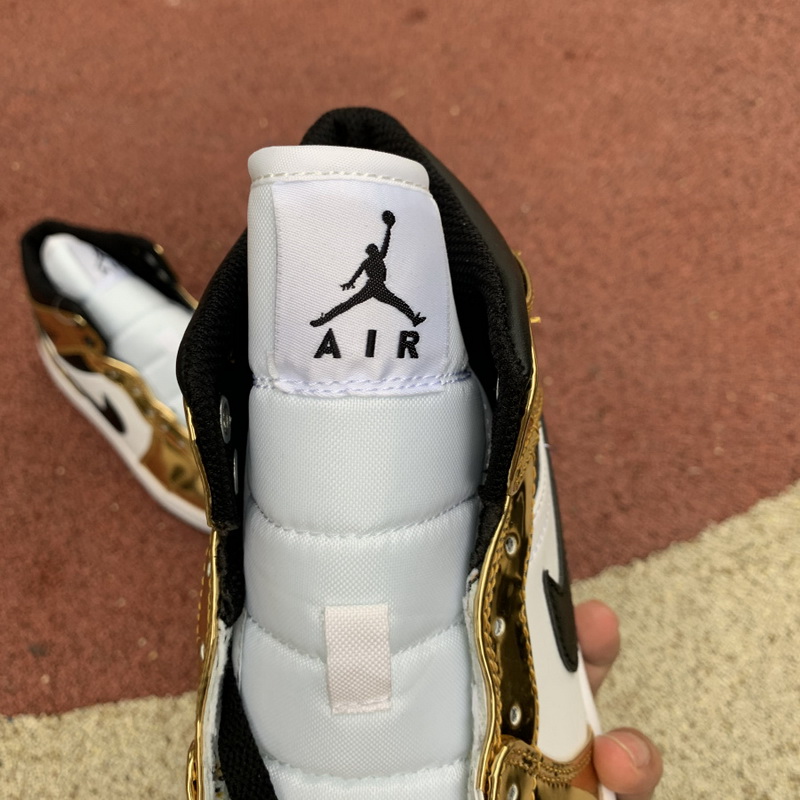 Jordan 1 Mid Metallic Gold Black White