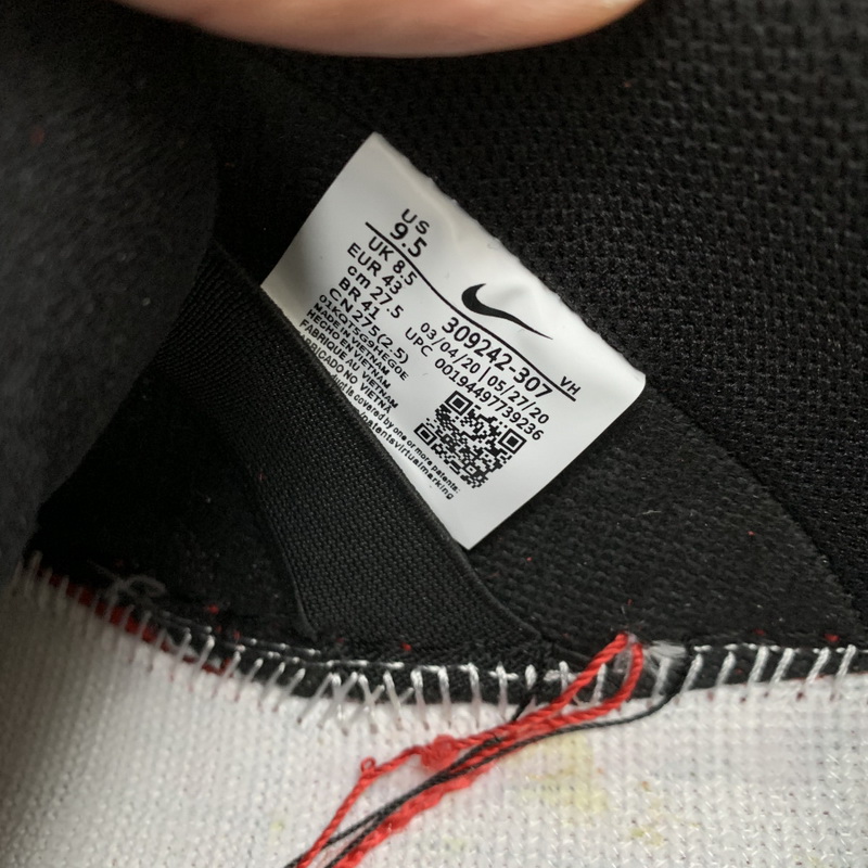 Nike SB Dunk Low “25th Anniversary”