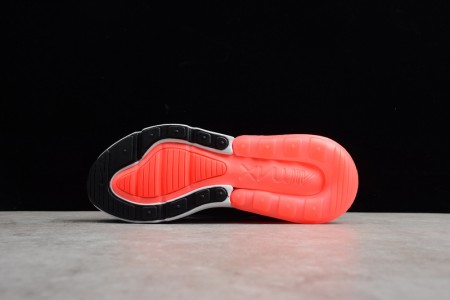 Nike womens AIR MAX 270