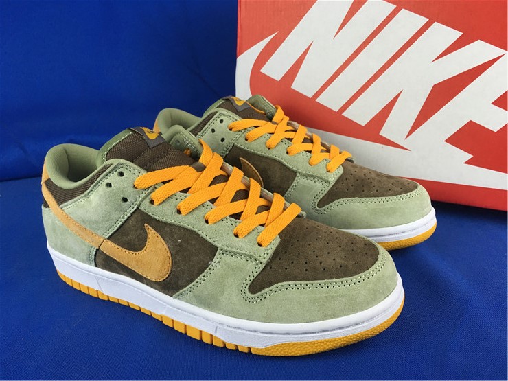 Nike Dunk Low SE Dusty Olive