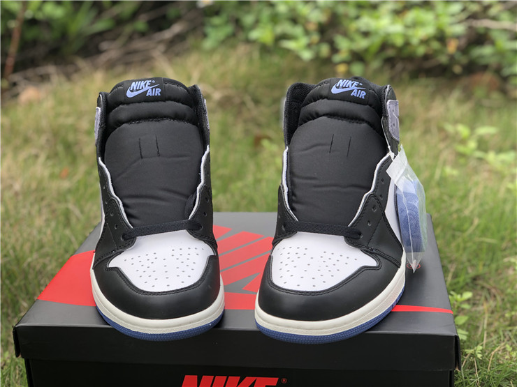 Air Jordan 1 “Blue Moon”