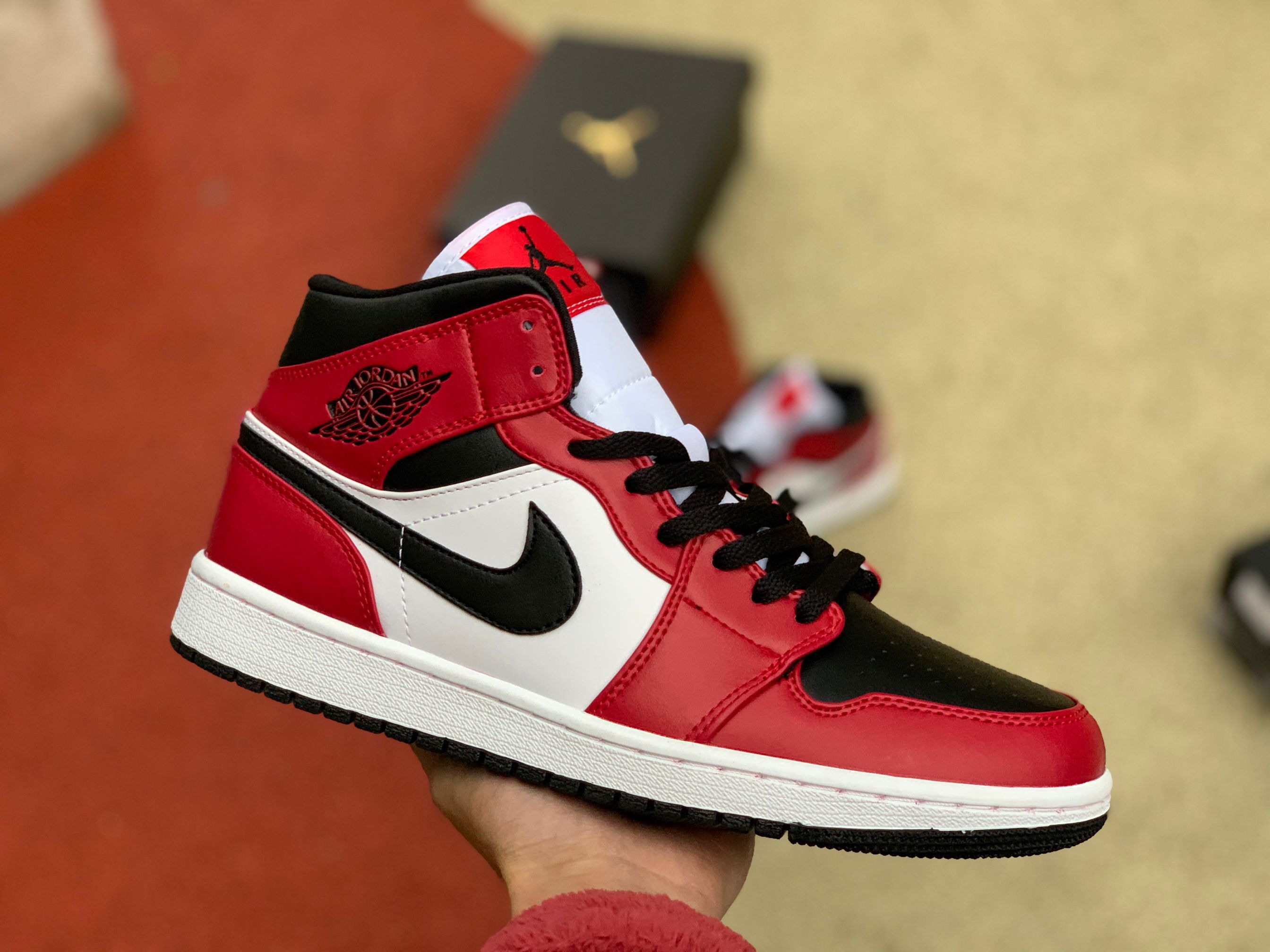 Jordan 1 Mid Chicago Toe