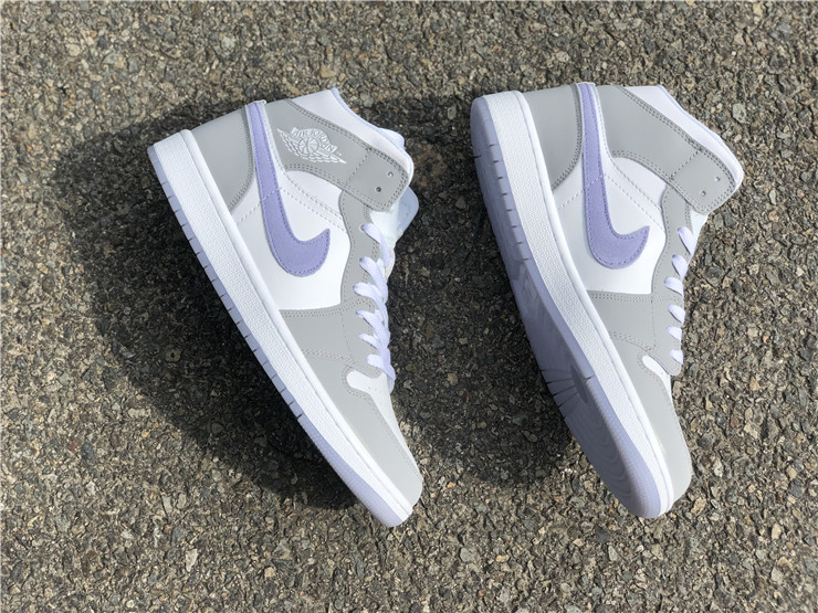 Air Jordan 1 Mid WMNS