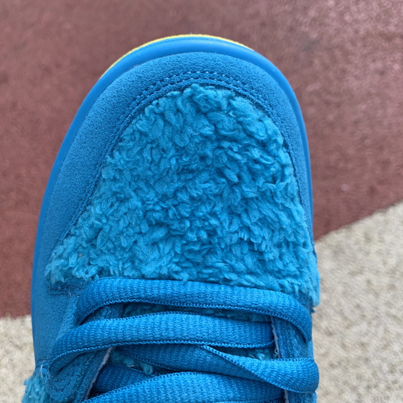 Grateful Dead x Nike SB Dunk Low “Blue Bear”