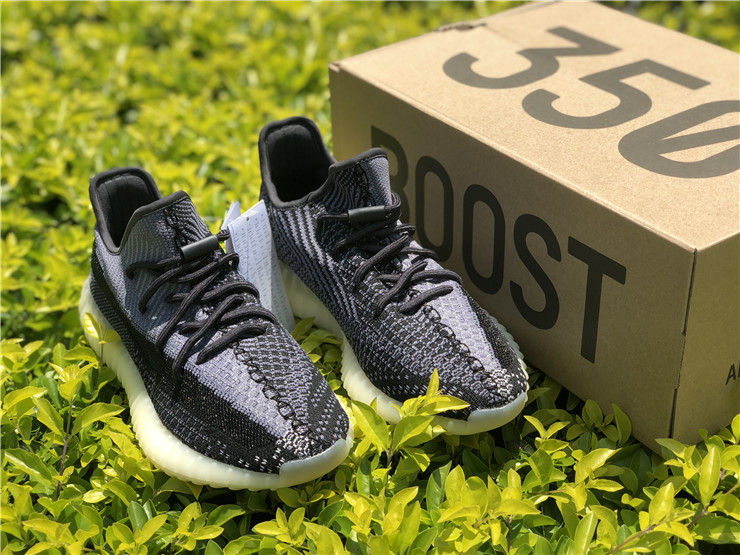 Yeezy Boost 350 Boost V2 Oreo