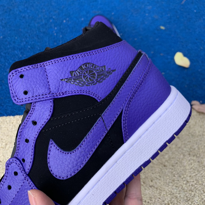 Jordan 1 Mid Shoes090