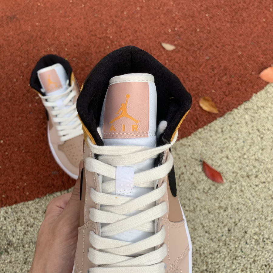 Air Jordan 1 Mid SE Particle Beige