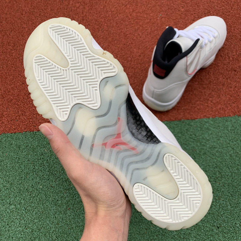 Air Jordan 11 “Platinum Tint”