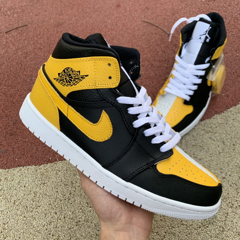 Jordan 1 Mid Shoes044