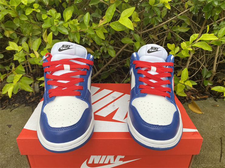 Doraemon x Nike SB Dunk Low