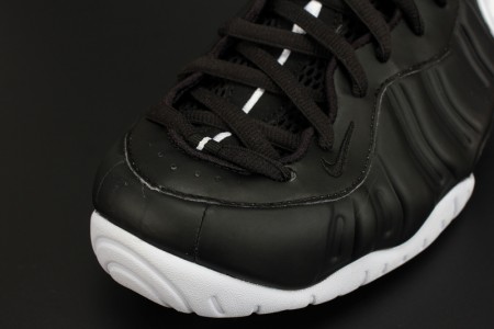 Nike Air Foamposite Pro Dr.Doom Black/White