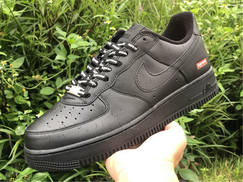 Supreme x Nike Air Force 1 Low