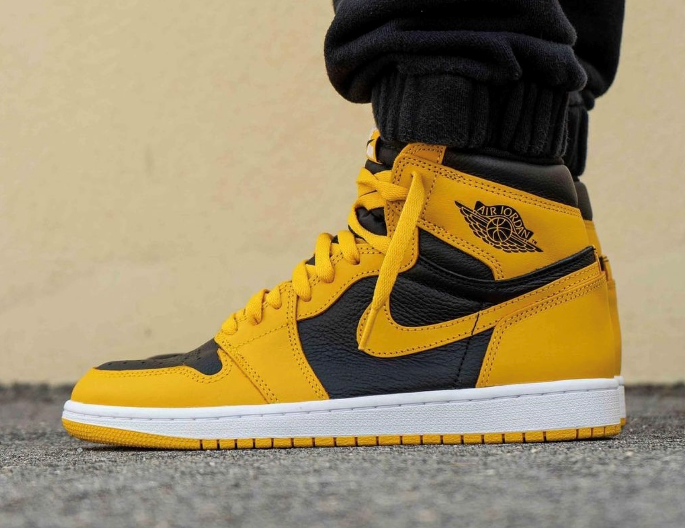 Air Jordan 1 High OG Pollen